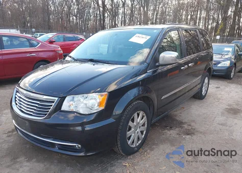 2015 Chrysler Town & Country Touring z USA, uszkodzony, nr VIN 2C4RC1BG0FR573431